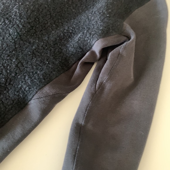 Lululemon Stand Out Sherpa jacket in black-size 6 - Picture 15 of 15